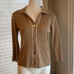 Cable & Gauge Taupe Ribbed Button-Front Knit Top